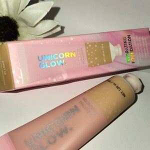 Unicorn Glow Hydrating Foundation- #01 Light